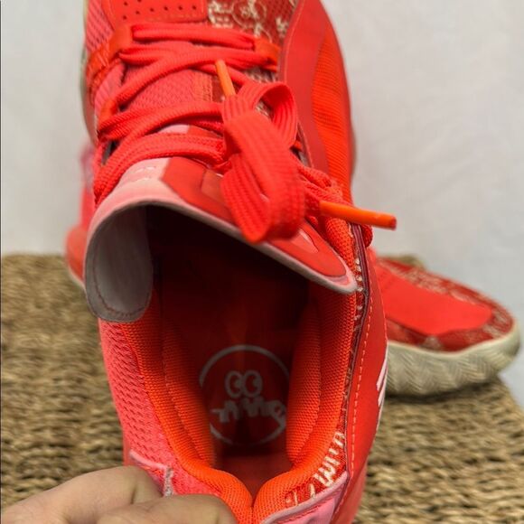 ADIDAS DAME 6 Basketball Sneakers Size 9 FU6808 Solar Red - Picture 6 of 7